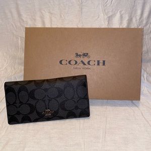 COACH Checkbook Holder / Wallet NWT